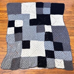 Crochet Gingham Plaid Granny Square Throw Blanket 100% Wool